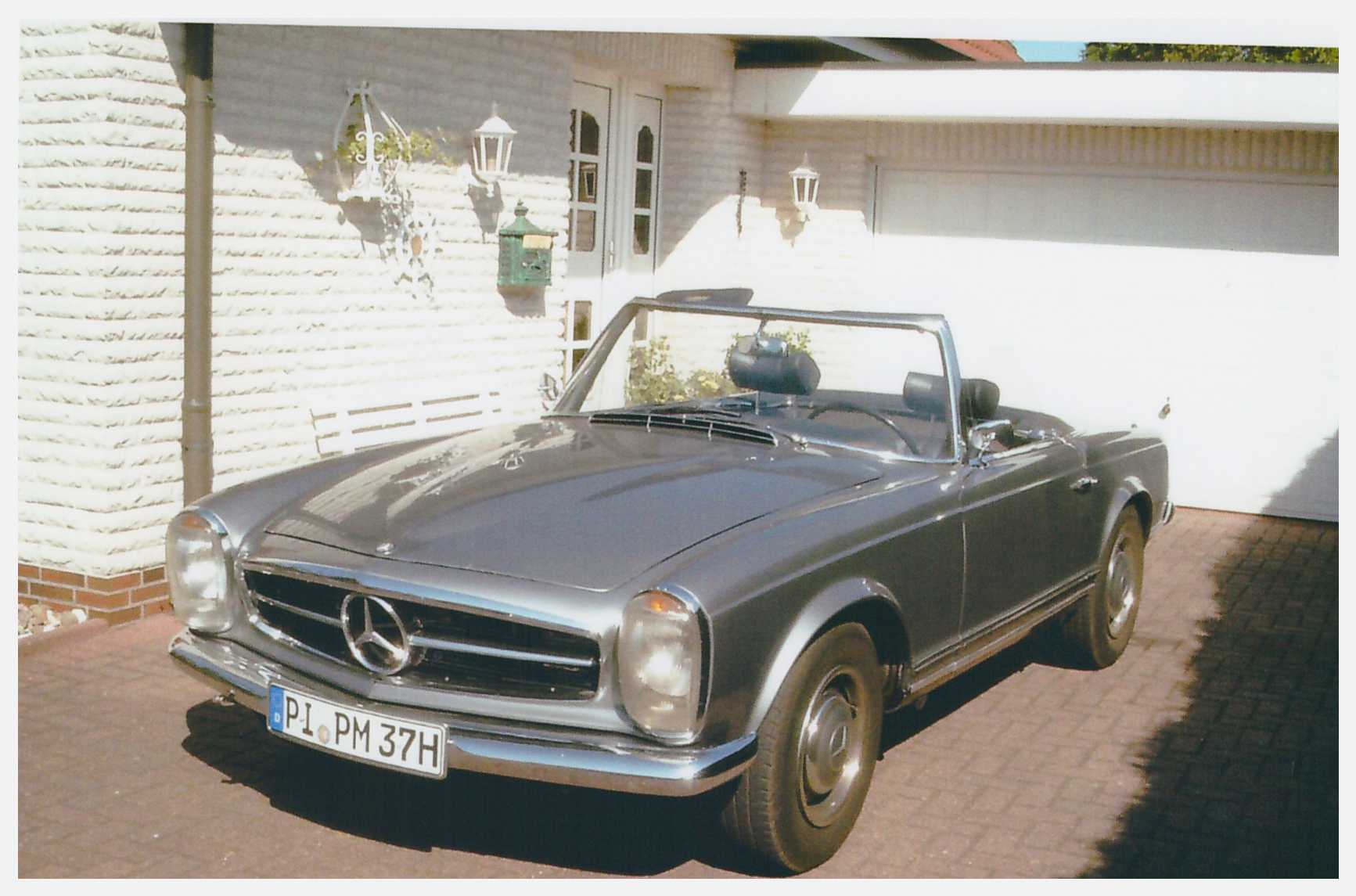 Maren u Hans-Peter Menke Mercedes W 113 Pagode.jpg